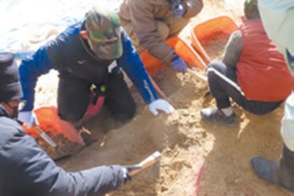 遺跡発掘体験の実施