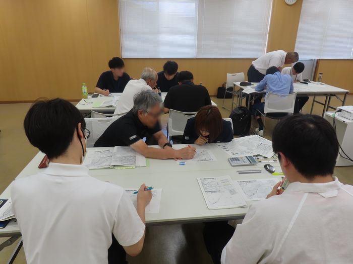河川OJT研修の様子